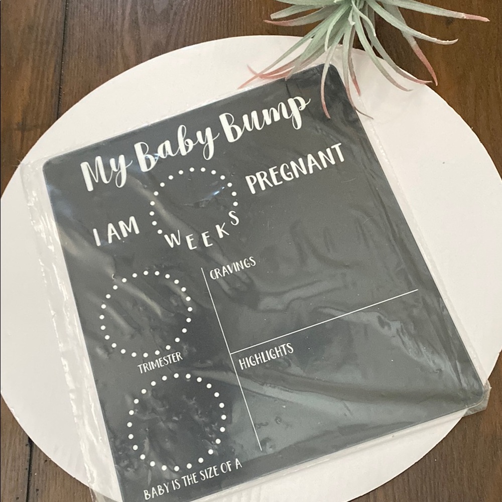 ☀️ 3 for 25 ☀️  White and Black Baby Bump Milestone Board